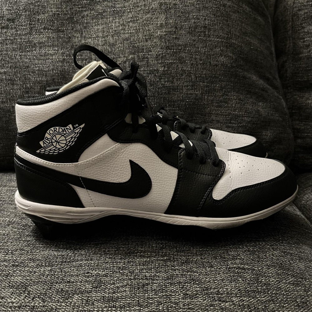 Jordan Shoes Mens Size 12 Black White Air Jordan 1 Football Cleats FJ6805-100